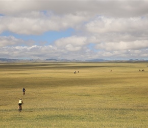 Across the plateau of the Gurvan Saikhan mountain range