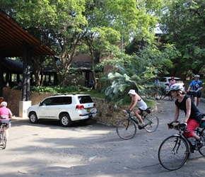 Setting out from Deer Park Hotel