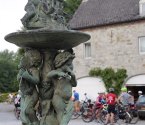 Statue at chateau de Halloy