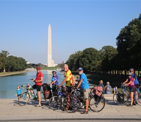 18.22.09.16-35-All-at-Lincoln-Memorial36416.jpg