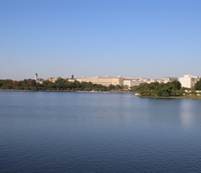 18.22.09.16-41-Jefferson-memorial-and-Washington-Memorial36416.jpg