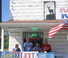 18.21.09.16-12-Colin,-Tony,-Sue,-Tony-at-Mountain-View-Deli47330.jpg