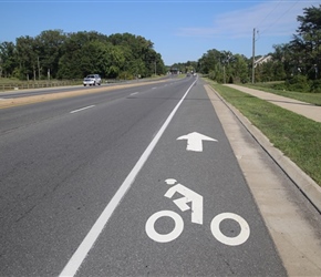 18.21.09.16-23-Bike-lane-sign47330.jpg