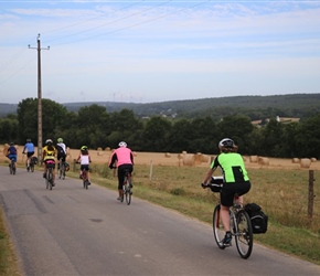 Laura Labec towards La Gacilly