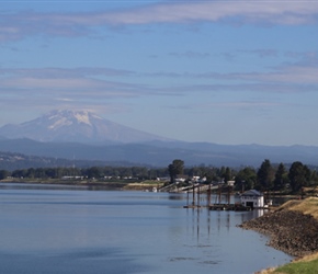 The cycle path alongside the Columbia River coming into Portland