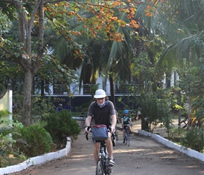 Bruce leaves the Happy Leoni Hotel