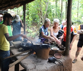 Demonstrating curry powder ingredients