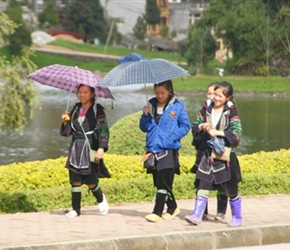 1.6 4 Ethnic ladies in Sapa