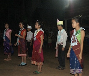 1.11 7 Children dancing