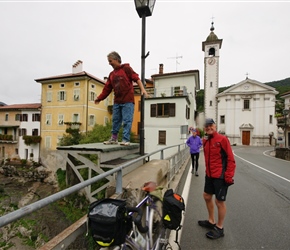 That is a long way down. An outdoor diving board strapped to the bridge in Kanal. Neil and Vic check it out