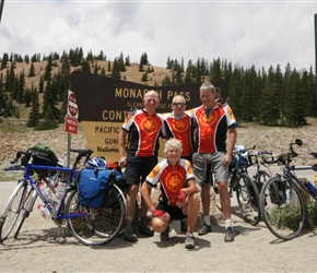 Malc, Carel, Peter and Emrys in new cycle tops from Salida