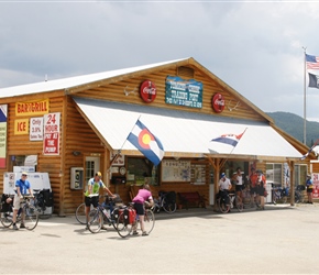 Tomochi Trading Hut