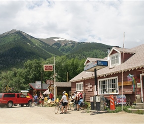 Twin Lakes General Store