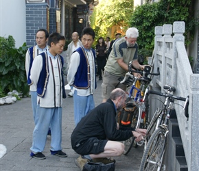 Ian and Peter get set, watched with interest by the hotel porters