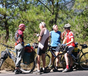 Frank and Richard chat to Dutch Cycletourists