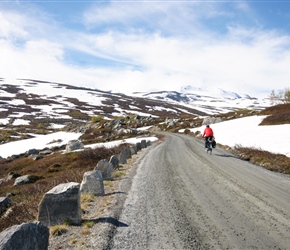 Alan along a sunny Gamle Strynefjellsveg