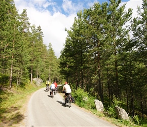 Heading west along the old road between Kvila and Lom