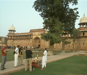 Our guide Ratin takes about the sites of Dehli dressed traditionally