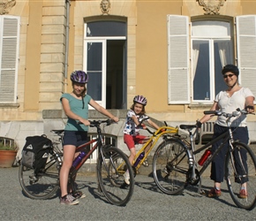 The Roux family, Morgan, Ariane and Anne at the chateau