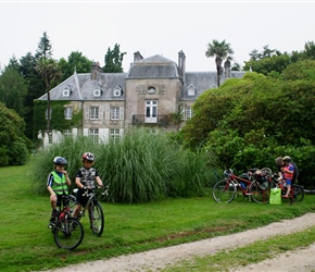 Robert and Jacob, ready to leave Chateau de Mont Epinguet