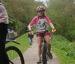 Alice aong the Kennet and Avon canal