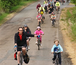 Group heads towards Cam from the start