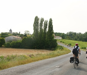 20.08.2012-CTC-Chateau---Jonzac-(9)-Robin-and-Suzanned-towards-Jonzac.jpg