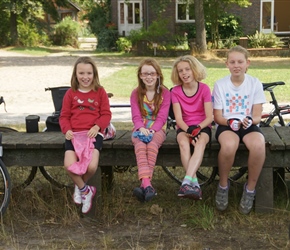 Lindsay, Alice, Erica and Freya at Puggen