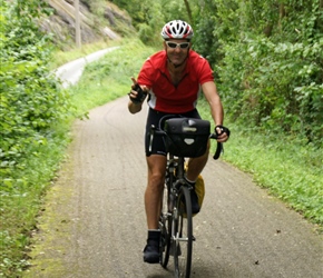 Robin on the Ciney to Huy cyclepath