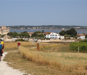 Louise approaches Tailbert