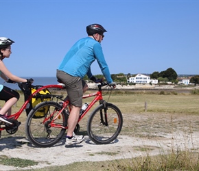 Jana and Mark Rhodes approaches Tailbert