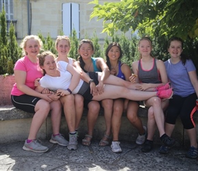 Girls in La Brede