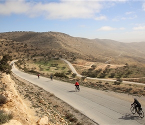 Dianne et al start the zig zag descent towards Little Petra, a gorgeous descent