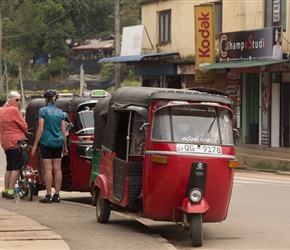 Fleur decided to pick up a tub tuk in Boralanda and for 1000 rupees ($5) was transported the 14km to Hapatule