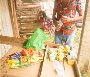 Mahesh serves up the final morning tea stop on the edge of Embilipitya