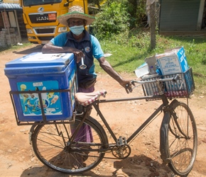 As we left Embilipitya and cycled through the countryside a car horn went to herald the arrival of the ice cream van. Well who were we to refuse as we chose chocolate and vanilla