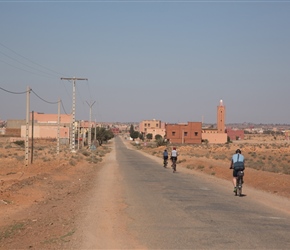 The final stretch of the road from the Barrage to the N1 passed us through Aagourbane