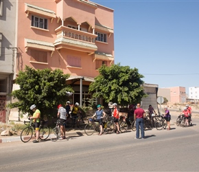 We stopped at the first cafe we found in Massa, Café Restaurant Timitar. This was a first, the owner opposite of a rival place kept trying to entice us out to spend monies at his place