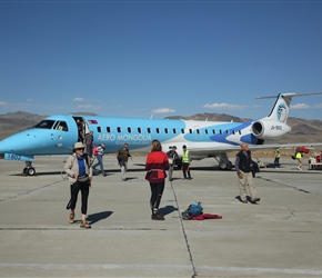 David arrives at Uglii airport