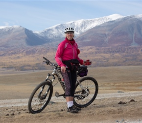 Loraine with Khoton lake and mountains behind