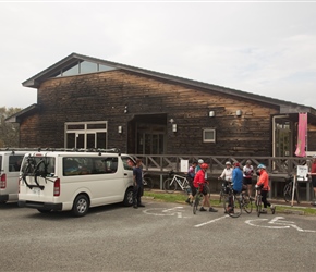 Our lunch stop was at a place hired out by Ken. Akinto a village hall, local peaches are processed in this place. In our case we ate sandwiches and rice snacks