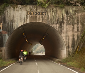 There were quite a few tunnels. Most were short and most hada  decent pavement to one side if longer