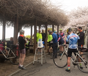 It was a sharp climb to Lookout. Here a set of tables and chairs along with a spotless toilet welcommed us for our final packed lunch purchased at Halows Store