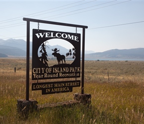 City of Island Park Sign