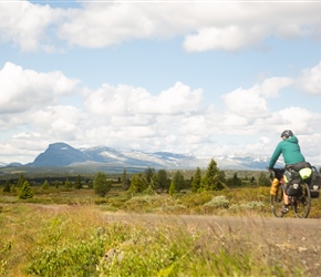 Sharon heading south along Mjolkevegan