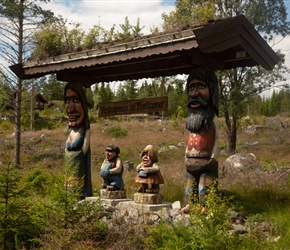 Trolls on the descent to Gol