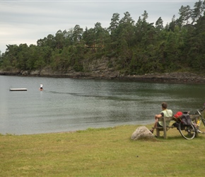 Ian watches a paddleboarder at Knatvoldstranda 
