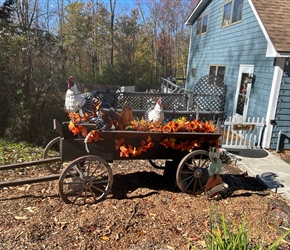Autumn wagon display